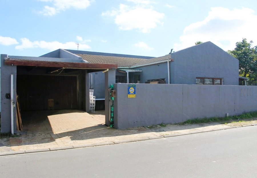 4 Bedroom Property for Sale in Northpine Western Cape